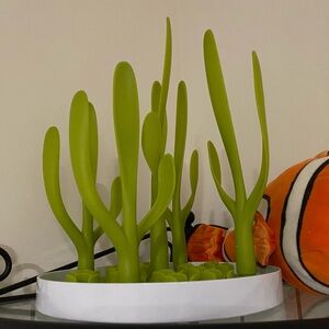 Green Decorative Plant Sculpture